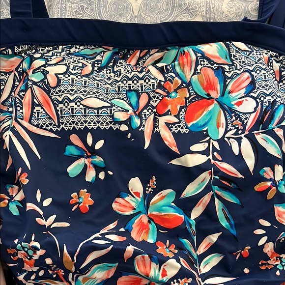 Maxine of Hollywood Swimsuit - Picture 3 of 5